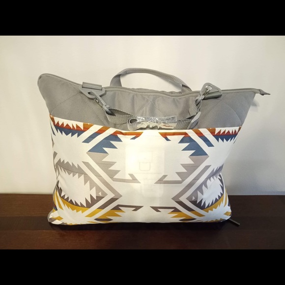 Pendleton Travel Blanket - Picture 7 of 11